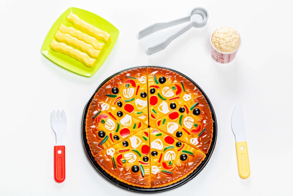 pretend play toy pizza and tongs